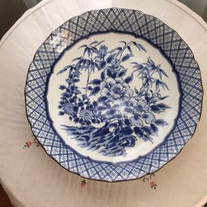 Toyo Japan. Signed. Serving bowl/platter.
